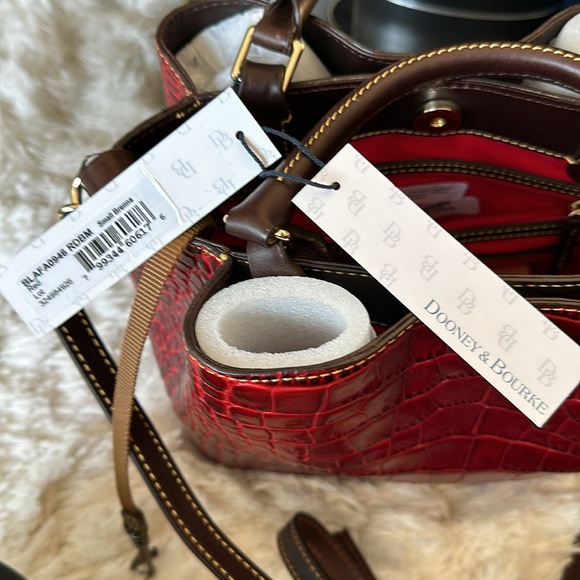 Dooney & Bourke Leather Croco - Picture 9 of 9